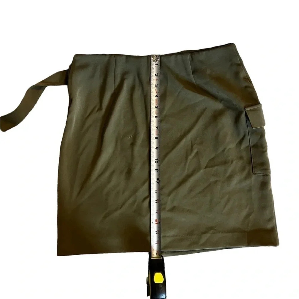 Nine West Olive Green mini skirt size Medium - Picture 4 of 5